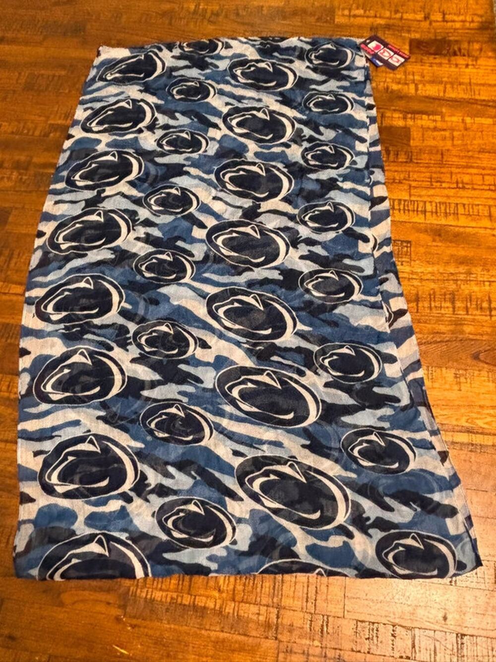 UCON University of Connecticut Team Infinity Women’s Scarf NCAA College New NWT